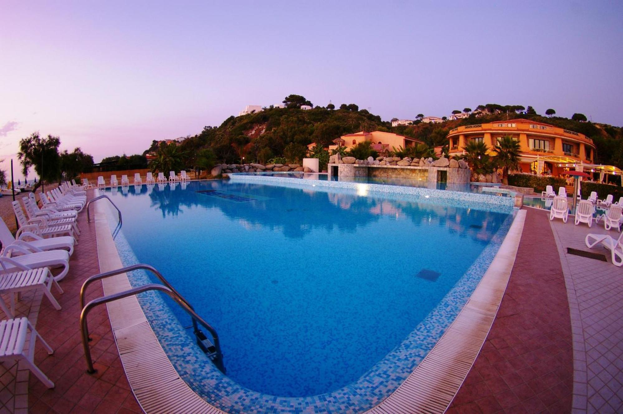 Solemare Club Village Capo Vaticano Exterior foto