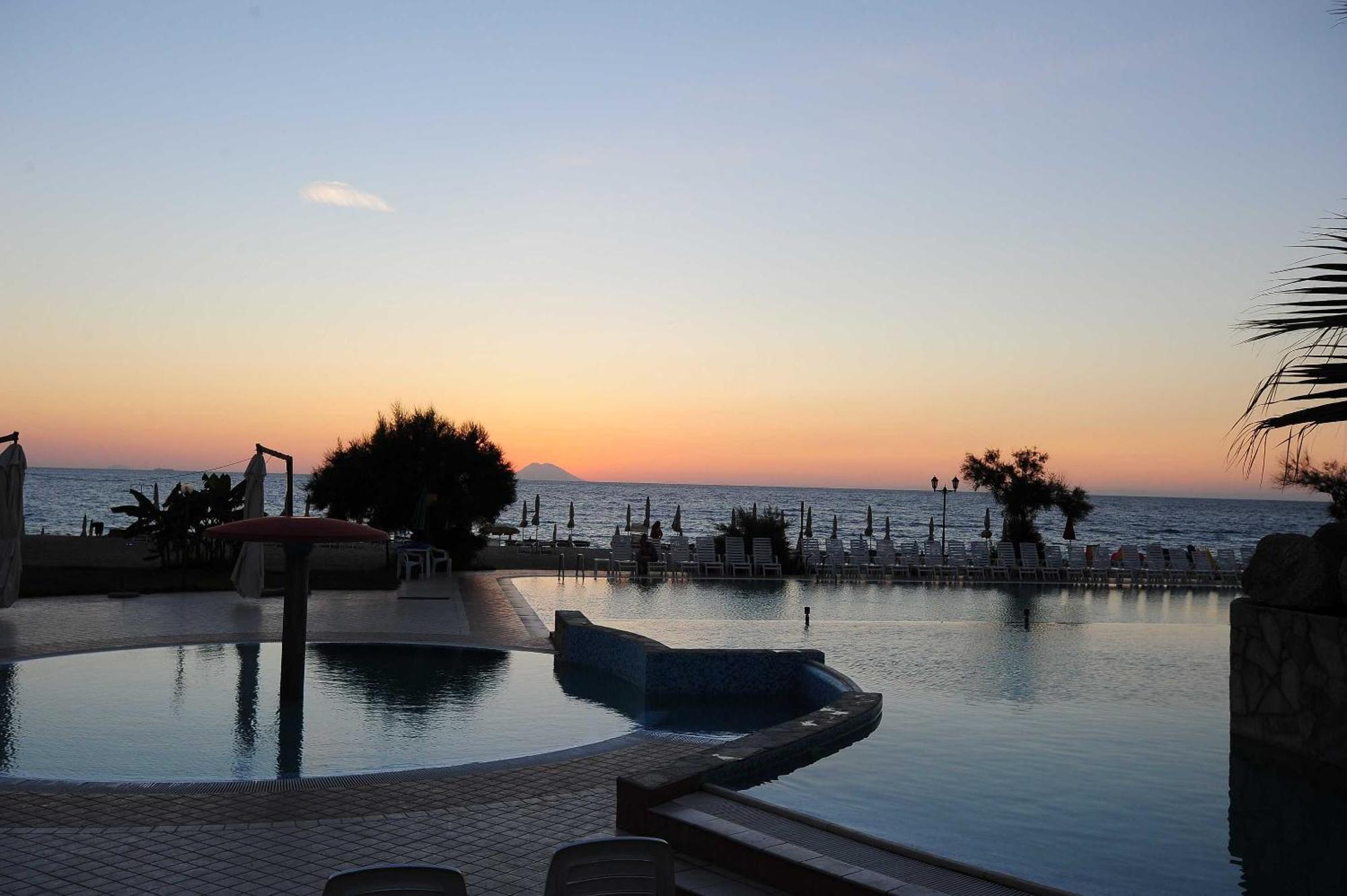 Solemare Club Village Capo Vaticano Exterior foto