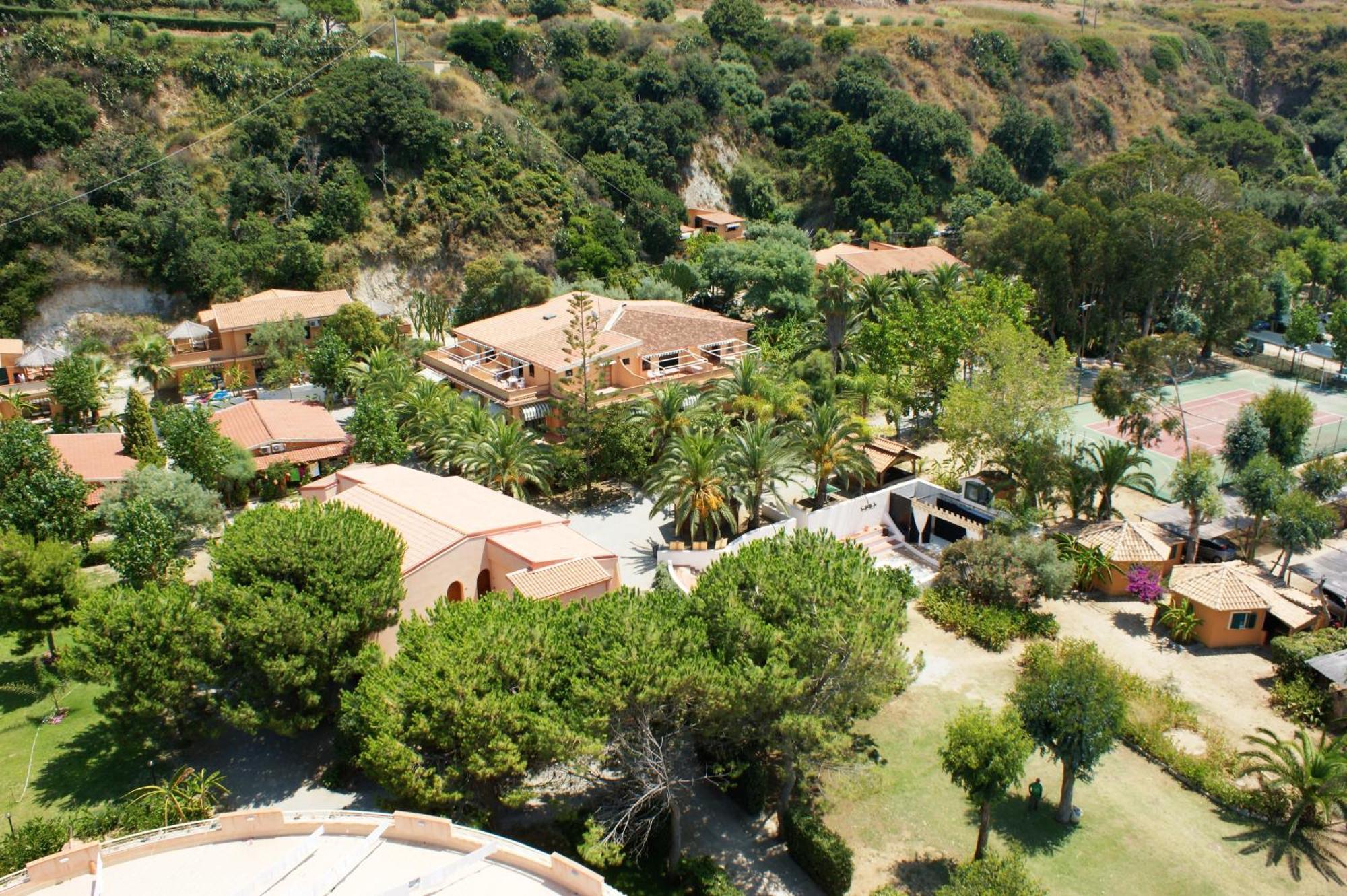 Solemare Club Village Capo Vaticano Exterior foto