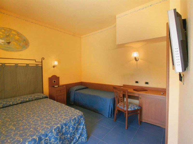 Solemare Club Village Capo Vaticano Exterior foto